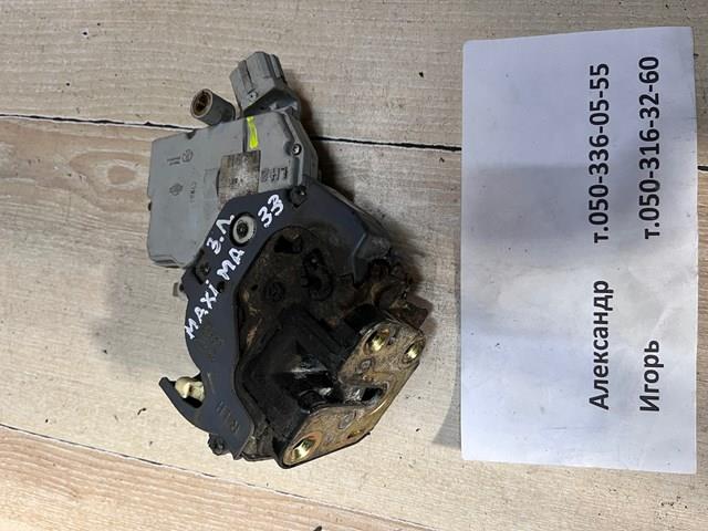 Замок задніх дверей, лівих 825033Y500 NISSAN