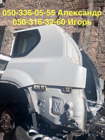 Скло кузова/багажного відсіку, ліве 83301JG000 NISSAN