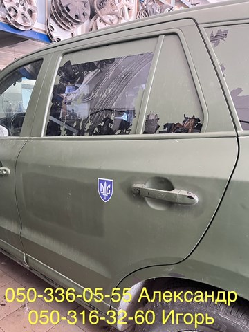 Скло заднє ліве 834102B000 HYUNDAI