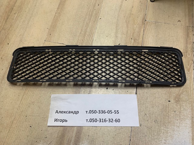 Решітка переднього бампера, центральна 865612E000 HYUNDAI