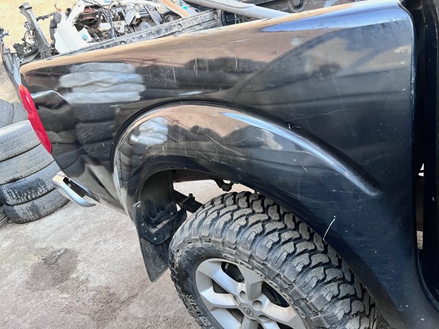 Крило праве заднє 93300EB02J NISSAN