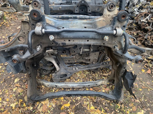 Підрамник передньої підвіски EG213480XD MAZDA