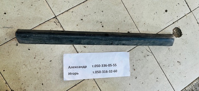 Накладка задніх лівих дверей, нижня EG2151RD0D MAZDA