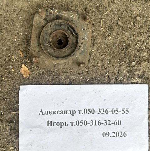 Подушка амортизатора переднього GA5R34380 MAZDA