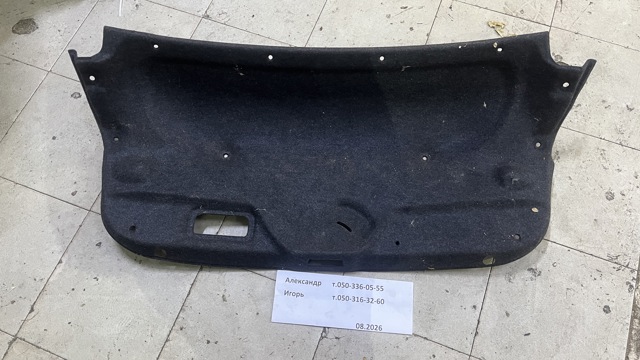 Обшивка-облицювання кришки багажника GHK1688W1 MAZDA