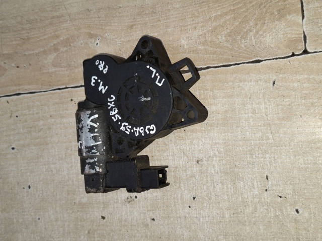 Двигун склопідіймача двері передньої, лівої GJ6A5958XC MAZDA