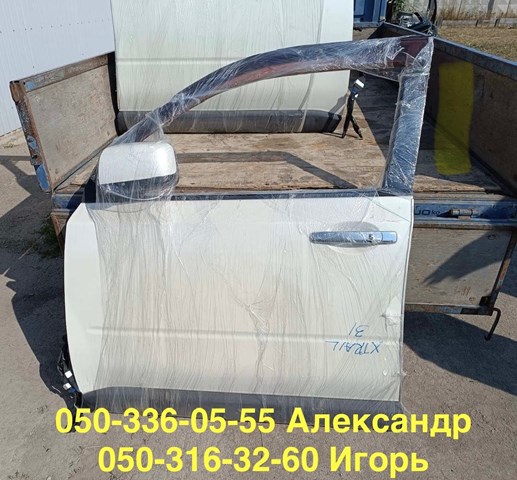 Водійські двері H0101JG0MM NISSAN