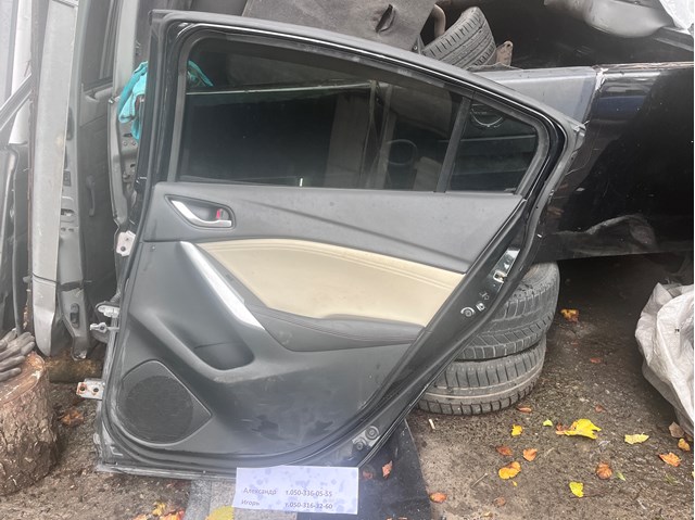 Петля задніх правих дверей KD5372210 MAZDA