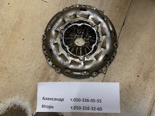 Натискний диск зчеплення L30416410B MAZDA