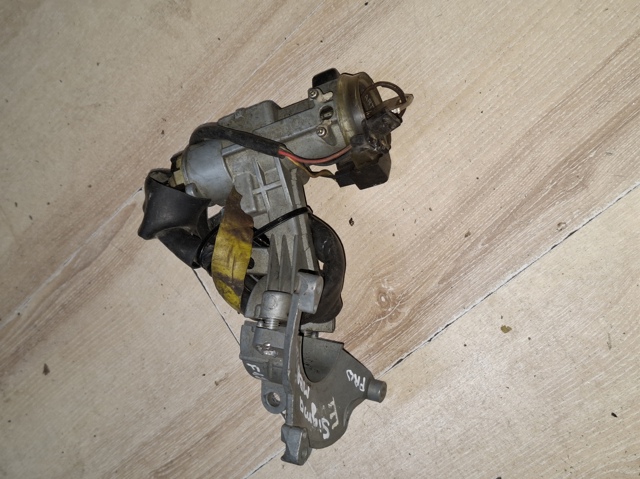 Замок запалювання Mitsubishi Sigma F16A