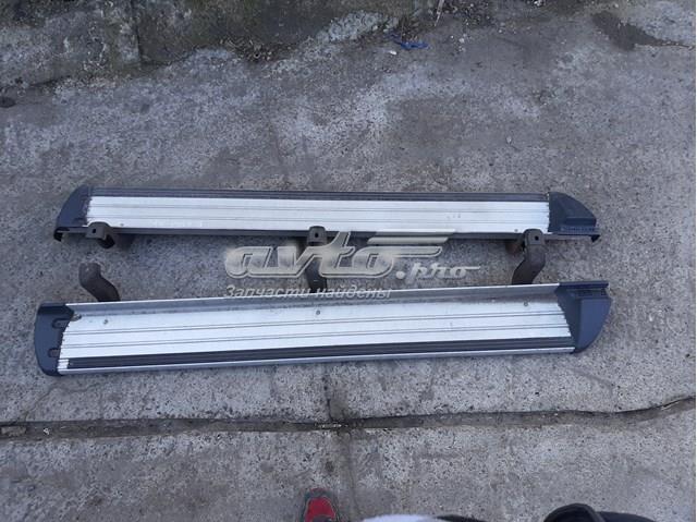Накладка на поріг права MN146128 MITSUBISHI