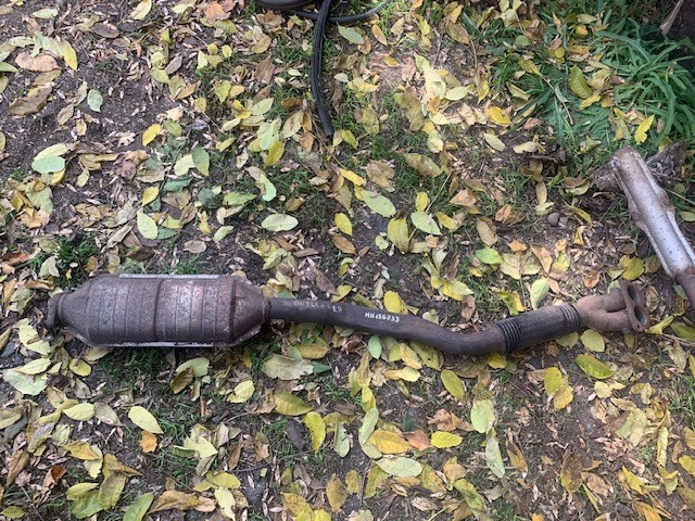 Штани глушника передні MN156733 MITSUBISHI