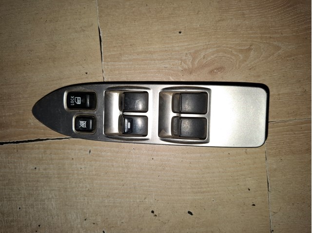 Кнопки переднього лівого склопід'ємника MR587943 MITSUBISHI