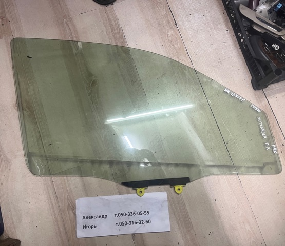 Скло передніх дверей, правих MR978106 MITSUBISHI