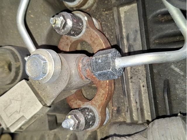Тримач форсунки дизельної SH0113H75A MAZDA