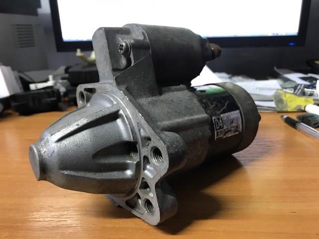 Стартер двигуна ZJ0118400 MAZDA