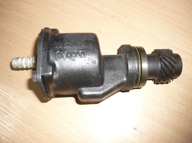 Насос вакуумний 028145101F VAG