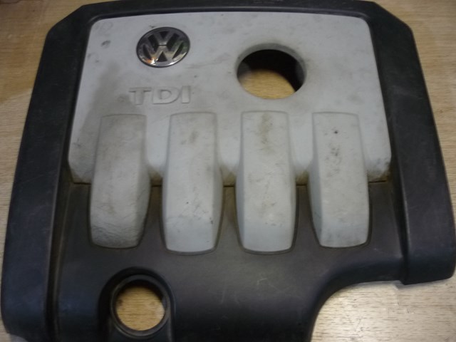 Кришка двигуна декоративна 03G103925BP VAG