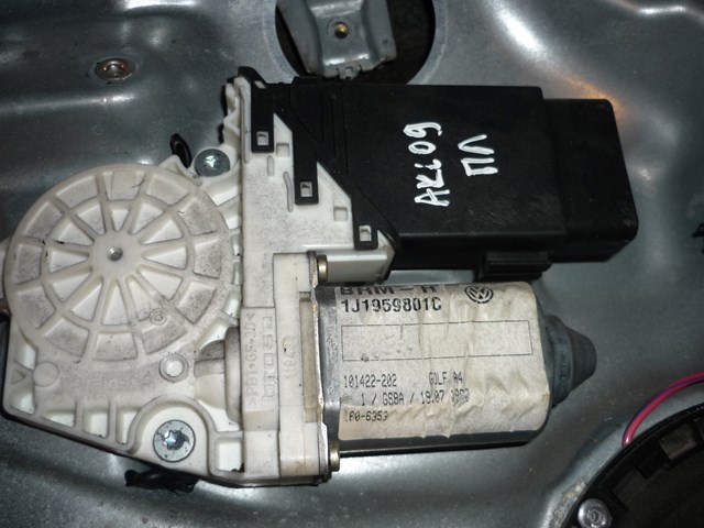 Привід ліфта передній 1J1959801C001 VAG