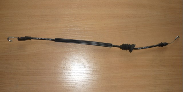 Тяга відкривання дверей передніх 1J4837085F VAG