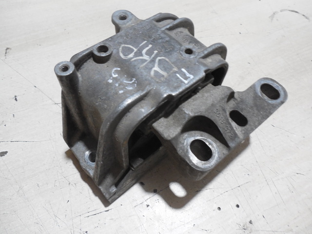 Права подушка мотора 1K0199262P VAG