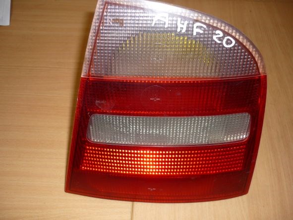 Ліхтар задній правий 1U6945112A VAG
