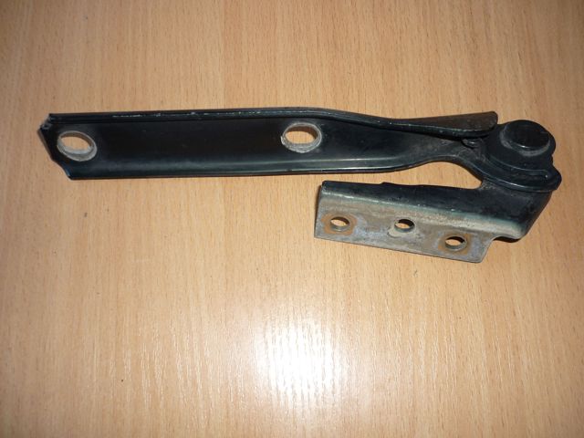 Завіса капота права 3B0823302 VAG