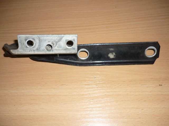 Завіс капота, правий 3B0823302A VAG