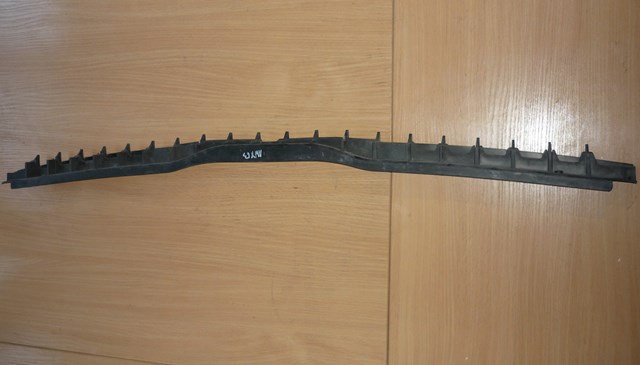Лівий кронштейн кріплення бампера заднього 3B9807863B VAG