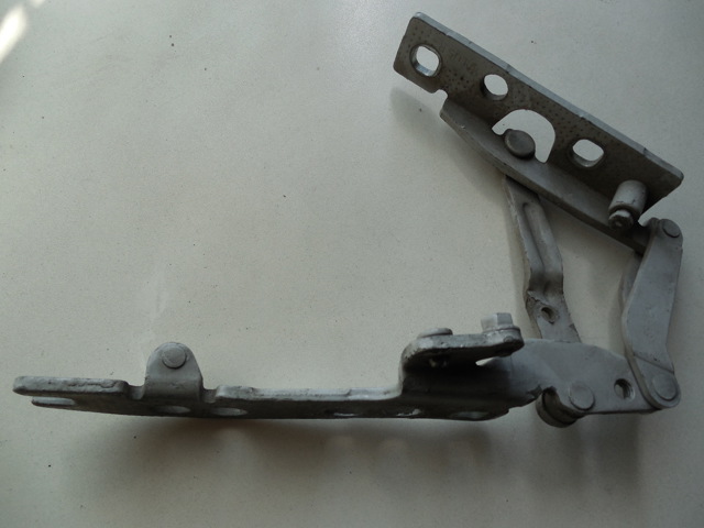 Завіс капота, правий 41618203276 BMW