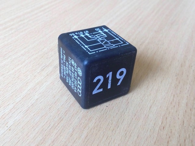 Реле електробензонасосу 443951253AA VAG