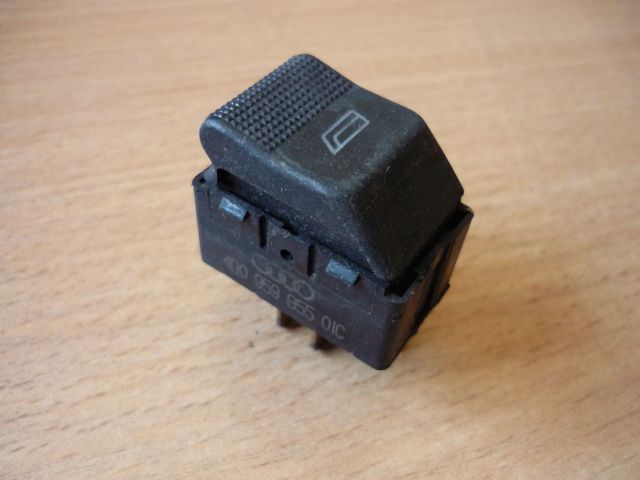 Кнопка підйомника заднього правого скла 4D095985501C VAG