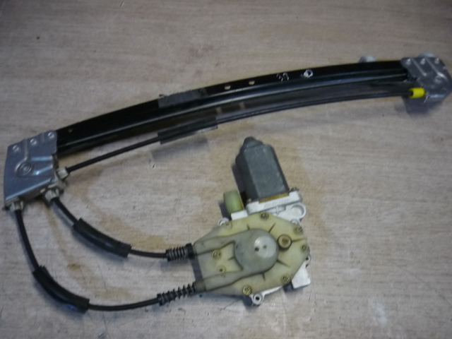Механізм склопідйомника двері задньої, правої 51358159836 BMW