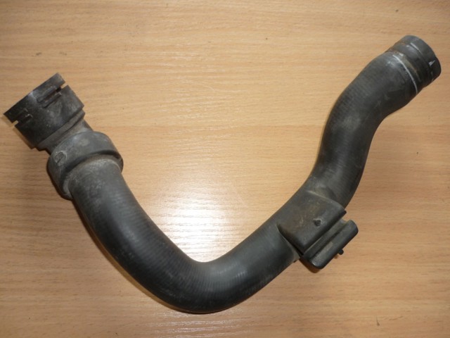 Шланги системи охолодження 8D0121101AD VAG