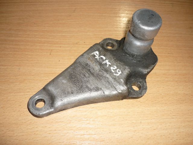 Кронштейн подушки (опори) двигуна, передньої 8D0199343J VAG