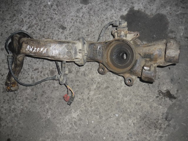 Цапфа передня ліва 8D0407253C VAG