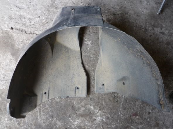 Підкрилок заднього крила, лівий 8D0810171 VAG