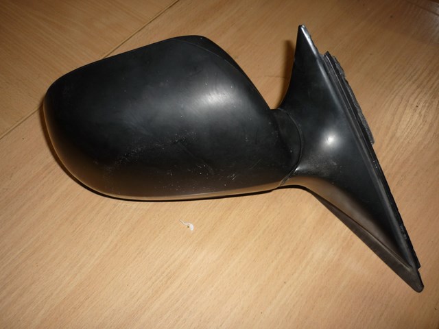 Праве бічне дзеркало Ауді A4 B5