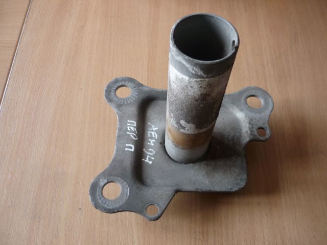 Кронштейн підсилювача переднього бампера 8L0807134A VAG