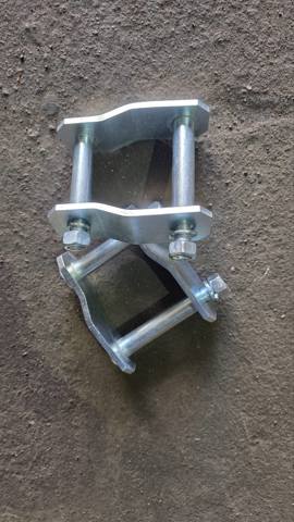 Серьга задньої ресори 0448335120 TOYOTA