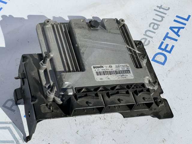Комп'ютер двигуна 0281030899 RENAULT