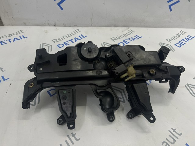Кришка клапанна 118304798R RENAULT