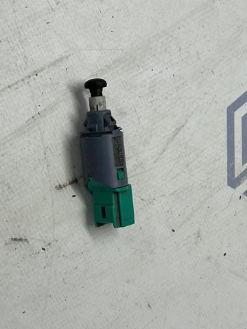 Датчик включення зчеплення 253250007R RENAULT