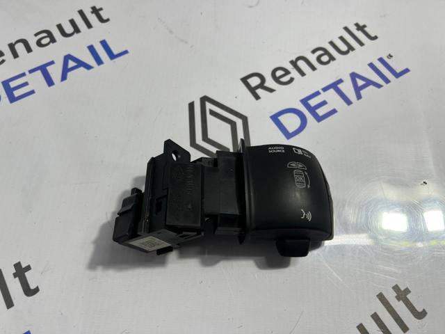Перемикач підрульовий, управління аудіо системою 255520014R RENAULT