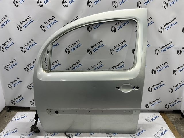 Двері кабіни 801015880R RENAULT