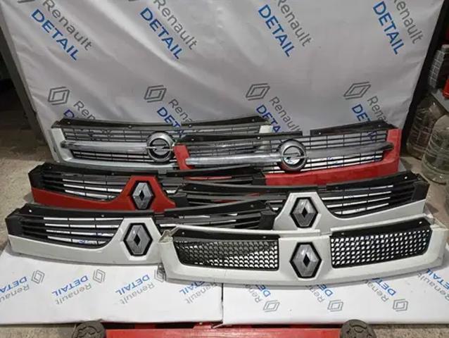 Решітка 8200426365 RENAULT