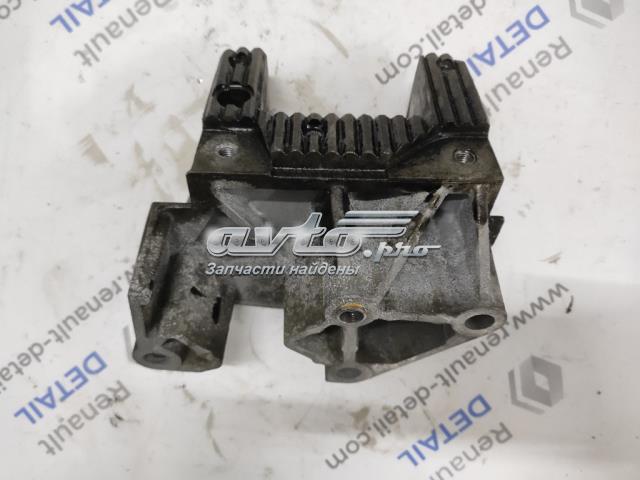 Кронштейн подушки (опори) двигуна, правої 8200454462 RENAULT