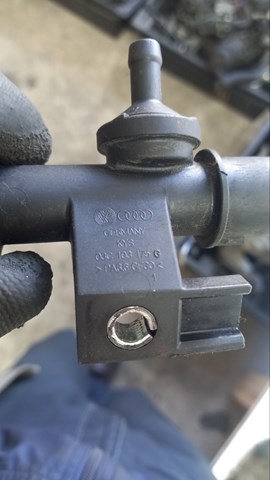 Клапан PCV (вентиляції картерних газів) 03C103175G VAG