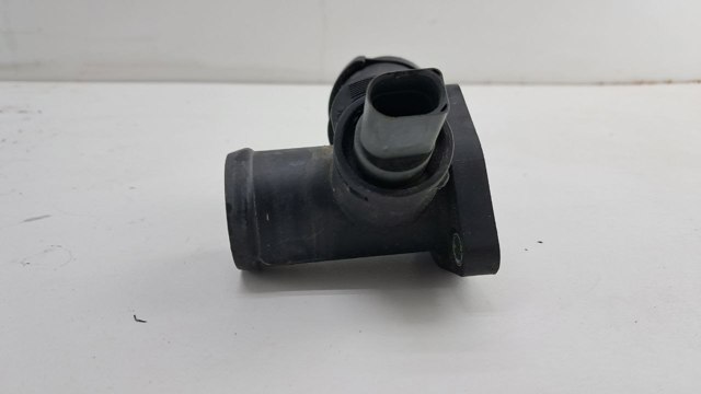 Водяний патрубок 03H121133 VAG