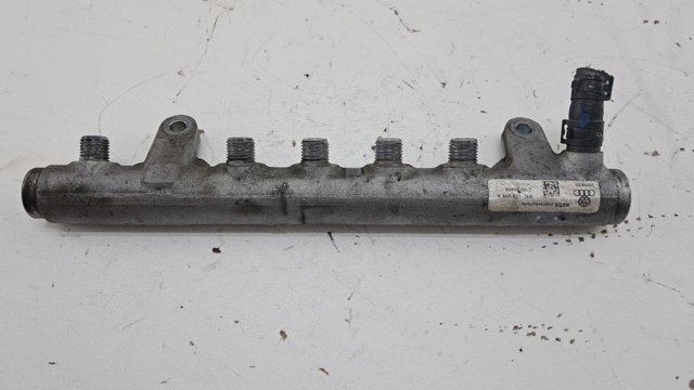 Паливна рампа 03L130089A VAG